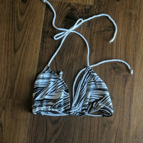 2 piece swimsuit/Bikini - Picture 2 of 5